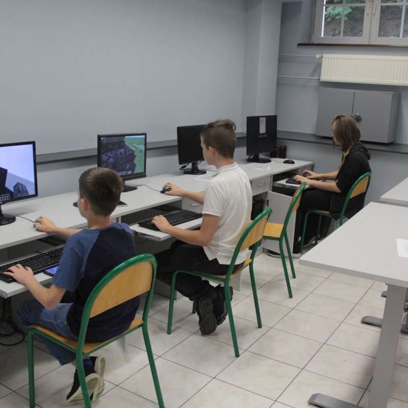Tworzenie makiety Bitwy Warszawskiej – warsztaty twórcze Minecraft fot. J.Grunau